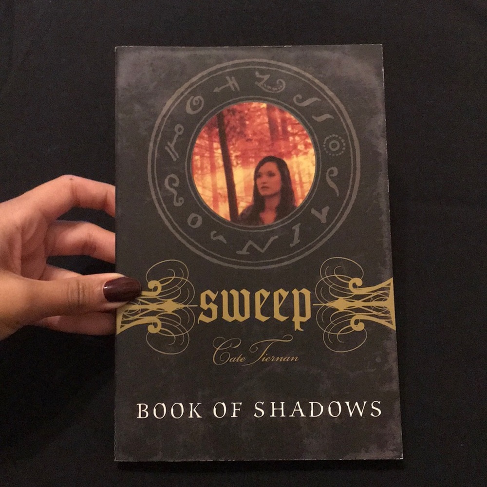 Sweep Book of Shadows by Cate Tiernan